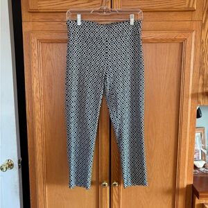 Attyre New York Black & White Geometric Cropped Pants/leggings size 4